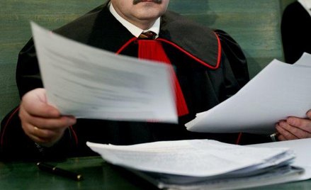 Dobra osobiste: prokurator może pisać o konkubinie oskarżonego