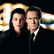 Analityk wywiadu Johnny Worricker (Bill Nighy) podejrzewa, że jego piękna sąsiadka (Rachel Weisz) je