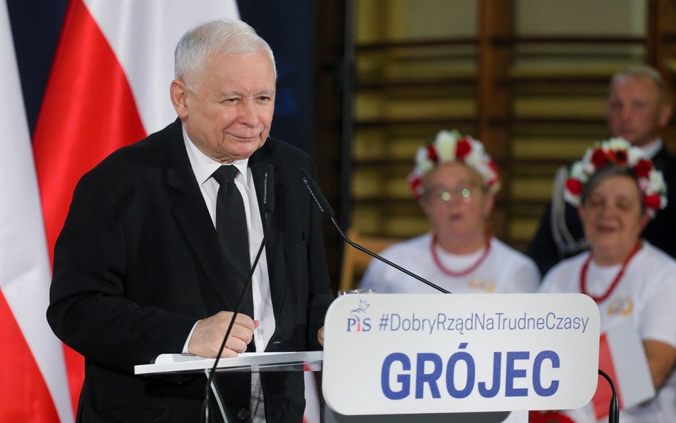 Prezes PiS Jarosław Kaczyński nazwał objazd kraju „starą, sprawdzoną metodą” wypracowaną przez jego 