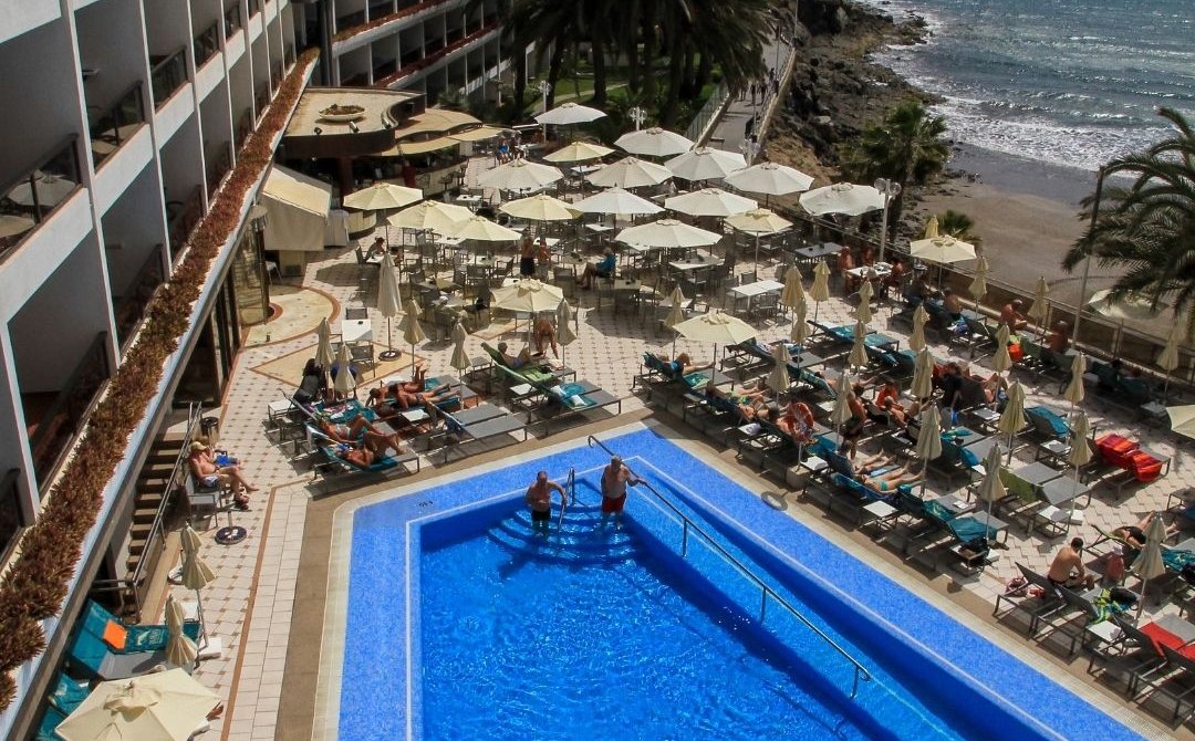 Coraz większe podwyżki w biurach podróży. Trzy popularne kierunki z nowymi rekordami cen