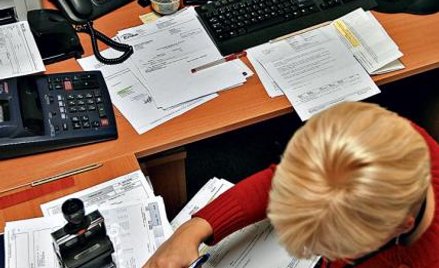 Spółki mogą do dnia otrzymania postanowienia z KRS posługiwać sie na fakturach podwójnym adresem