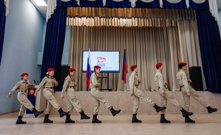 Utworzona przez Putina Junarmia jeszcze w 2017 roku liczyła ponad 140 tys. chłopców i dziewcząt. Dzi