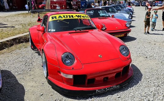 Porsche 911 po tuningu Rauh Welt