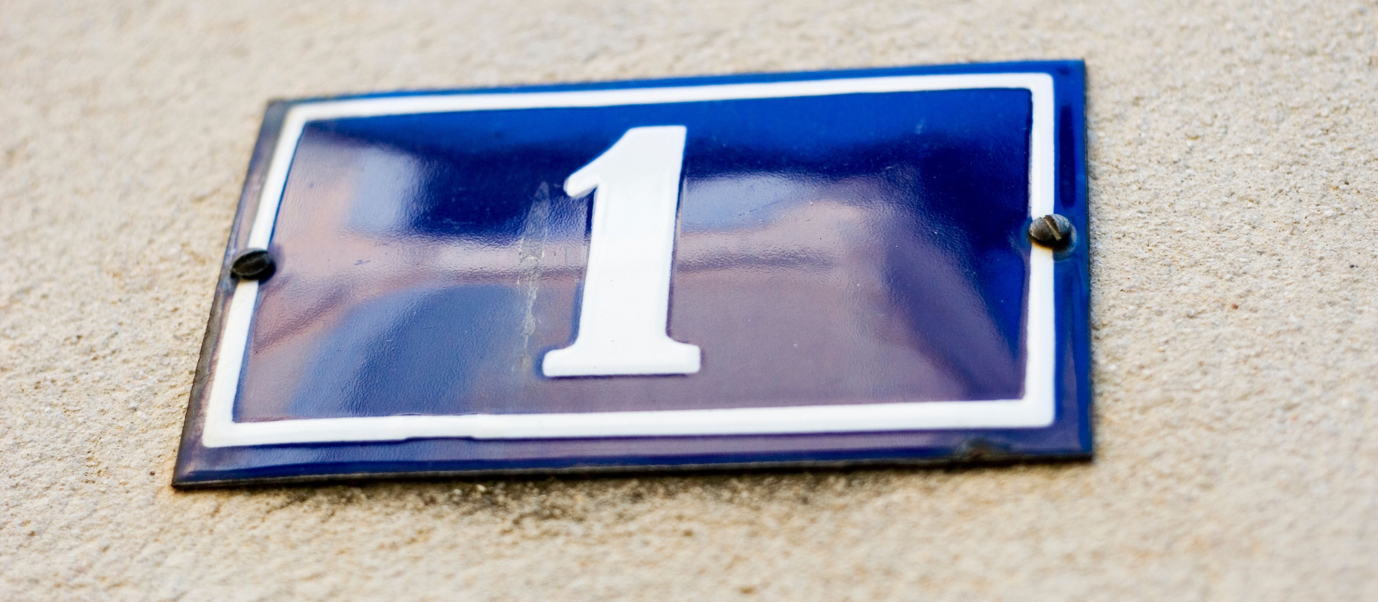 Za brak numeru domu na ścianie grozi mandat