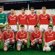 Jeszcze razem w drużynie. Adrian Doherty (pierwszy z prawej w dolnym rzędzie) i Ryan Giggs (stoi obo