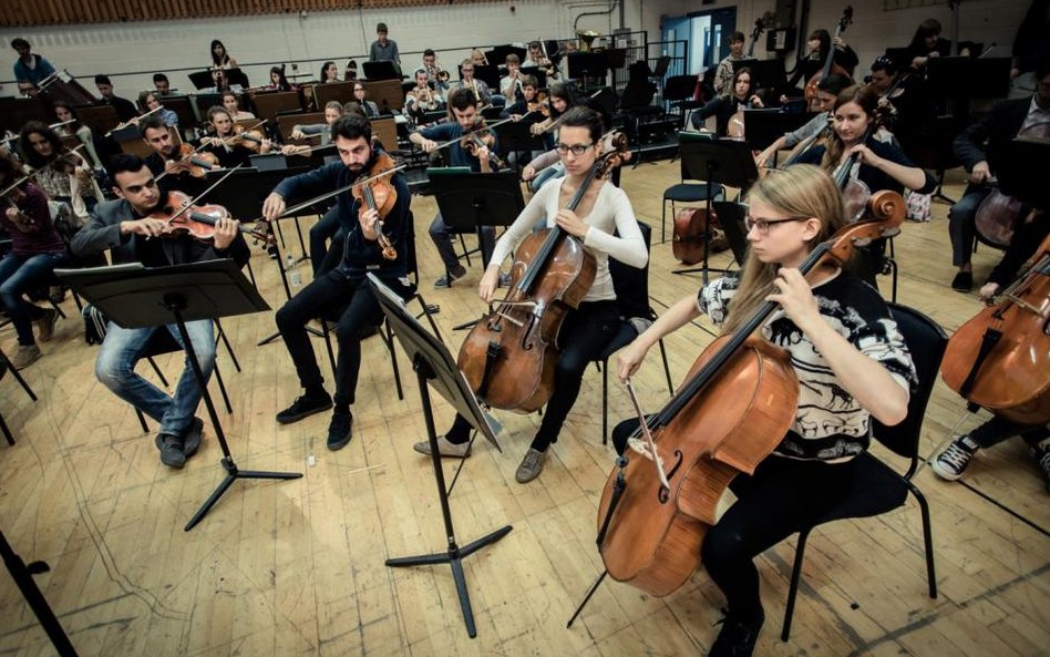 I, Culture Orchestra podczas tournee w 2014 roku