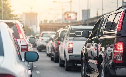 Średnia emisja CO2 najwyższa od 2014 roku!