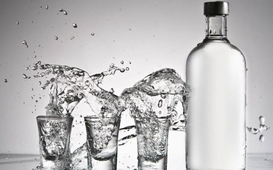 Producent wódki prosi klientów, by nie robili z niej odkażacza do rąk