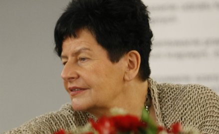 Artykuł o Danucie Wałęsie opatrzony zdjęciem Joanny Senyszyn