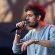 Taco Hemingway (Filip Szcześniak) podczas koncertu Na Placu Wolności w Poznaniu
