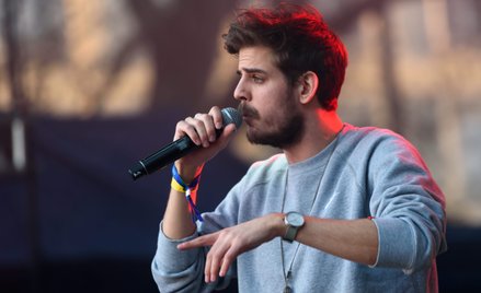 Taco Hemingway (Filip Szcześniak) podczas koncertu Na Placu Wolności w Poznaniu