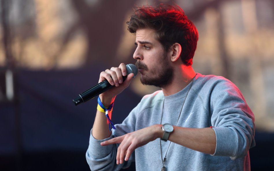 Taco Hemingway (Filip Szcześniak) podczas koncertu Na Placu Wolności w Poznaniu