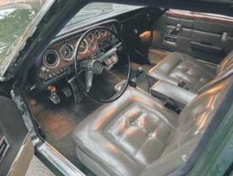 Wnętrze jest komfortowe i świetnie wyposażone.