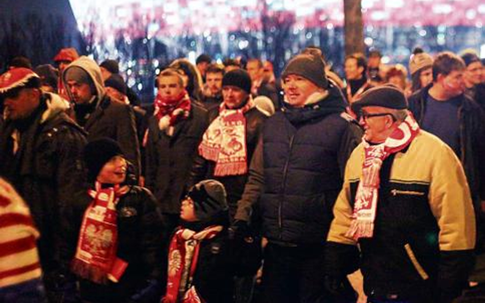 Warszawiacy na własnej skórze przekonali się, że zamknięcie ulic wokół stadionu oznacza koszmar