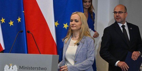 Hubert Salik: Cudowny dotyk doktora Dawida Kacprzyka leczy ochronę zdrowia
