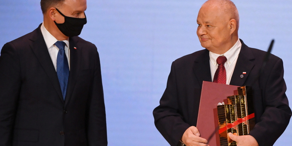 Prezydent wręczył Glapińskiemu specjalną Nagrodę Gospodarczą
