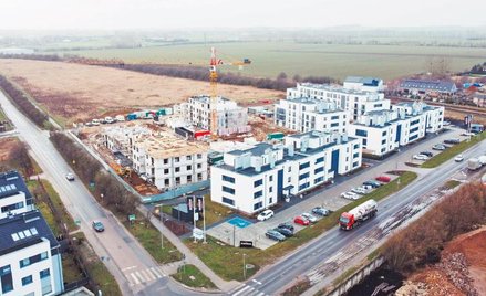 Deweloperzy chętnie emitują obligacje, by kupować ziemię. Banki nie chcą udzielać na to pożyczek, wo