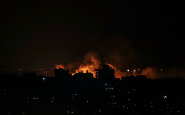 Izrael: 160 samolotów atakowało w nocy cele w Strefie Gazy