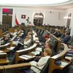 Dodatkowe posiedzenie Senatu ws. referendum 4 września