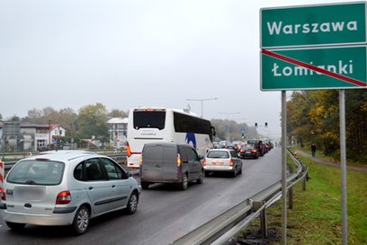 Cała komunikacja z Łomianek w kierunku Warszawy skupia się w jednym wąskim gardle