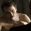 Michael Fassbender w "Głodzie" jako Bobby Sands, irlandzki terrorysta podejmujący więzienną głodówkę