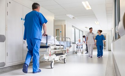 240 zł za godzinę i 58 tys. zł miesięcznie, ale limity nie obejmą wszystkich lekarzy
