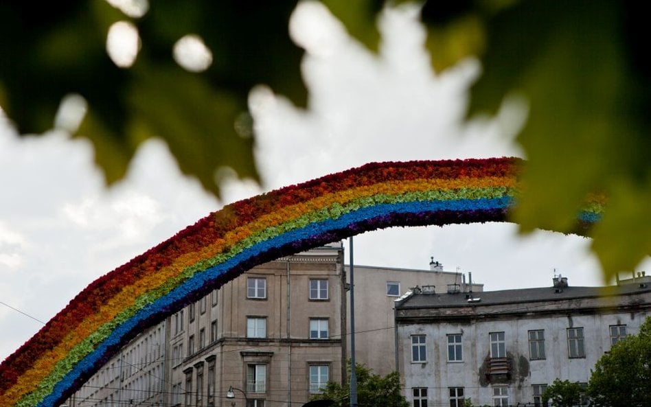 Tęcza na pl. Zbawiciela znów podpalona