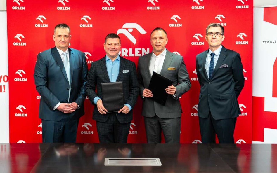 Umowa popisana - Strabag będzie tankował swoją flotę na stacjach Orlenu.