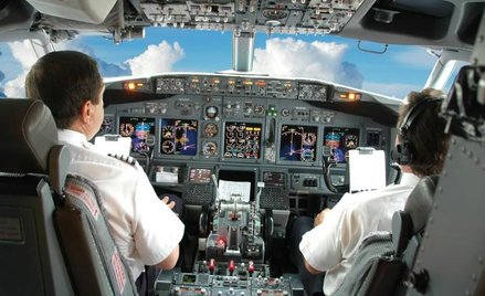 Komputery mogłyby wspomagać pilotów w sytuacjach awaryjnych