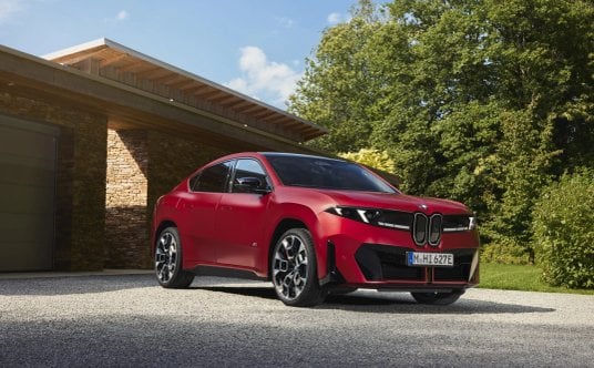BMW iX4