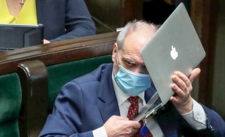 Kancelaria Sejmu nie chciała specjalnego systemu ochrony, bo posłowie (na zdj. Antoni Macierewicz) b