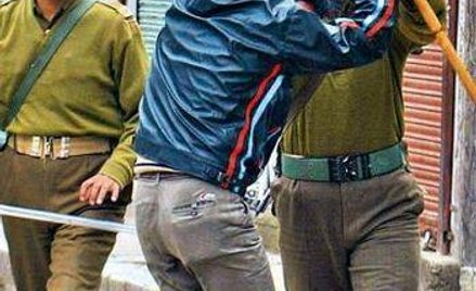 Napięcia między muzułmanami a hindusami utrzymują się w Kaszmirze od dziesięcioleci