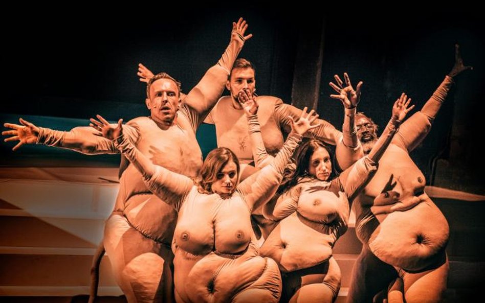 „Mein Kampf” w Teatrze Powszechnym w Warszawie, reżyseria Jakub Skrzywanek. Premiera 23 marca.