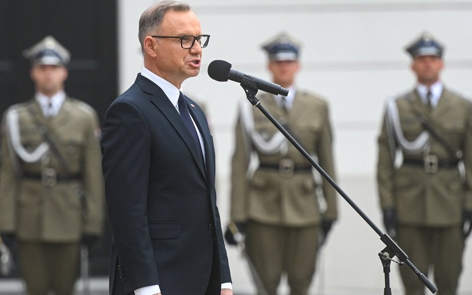 Prezydent RP Andrzej Duda podczas uroczystości pożegnania z Siłami Zbrojnymi RP