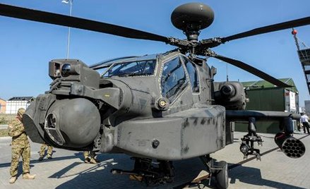 AH-64 Apache Boeinga to droga broń wyceniana na ponad 60 mln dol. za sztukę.