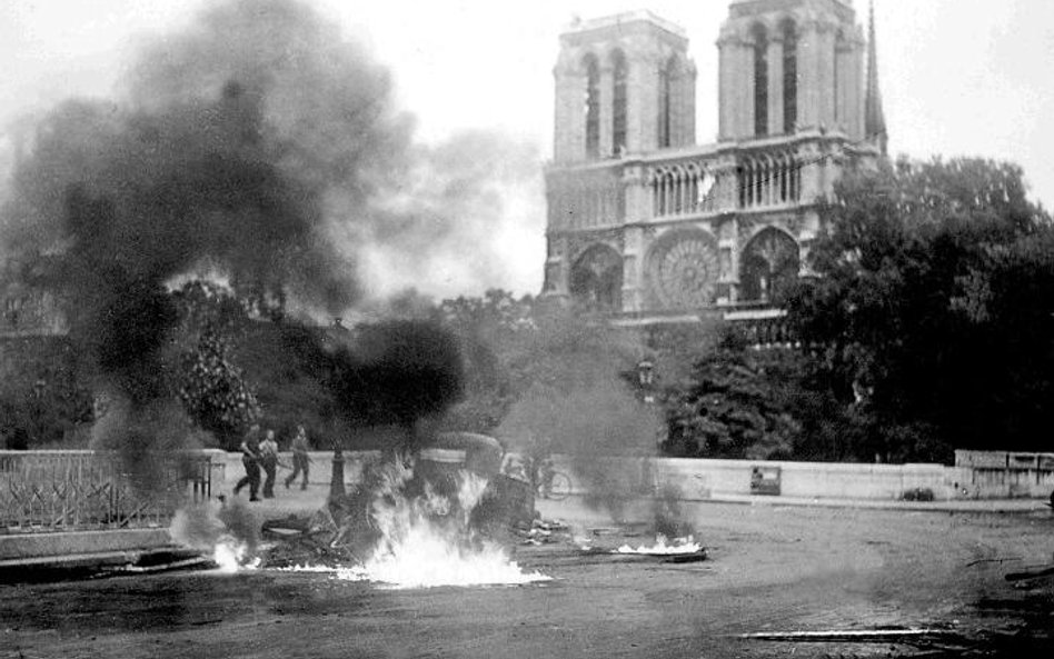 Walki przed katedrą Notre Dame, 23 sierpnia 1944 r.