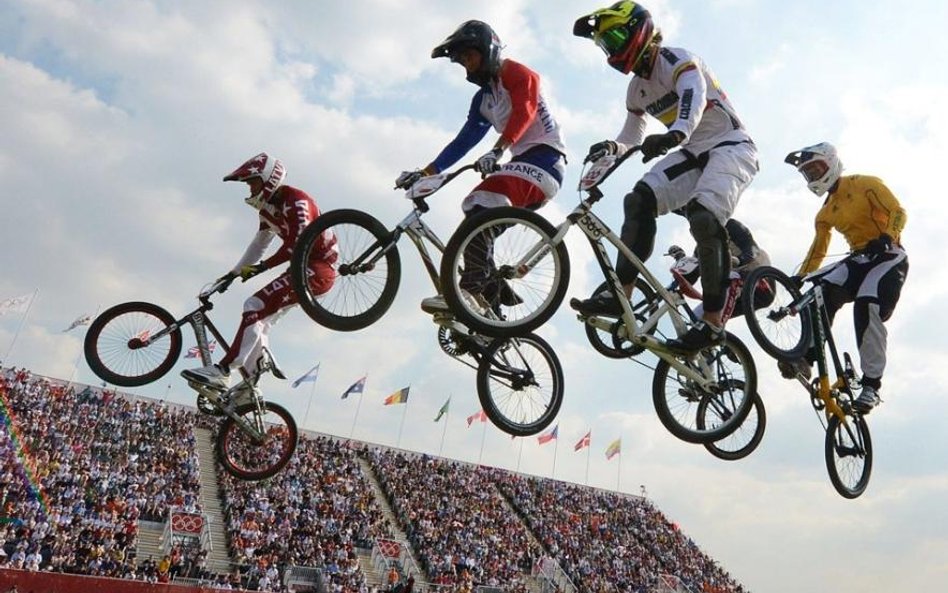 Mistrzem olimpijskim został Łotysz Maris Strombergs (pierwszy z lewej)
