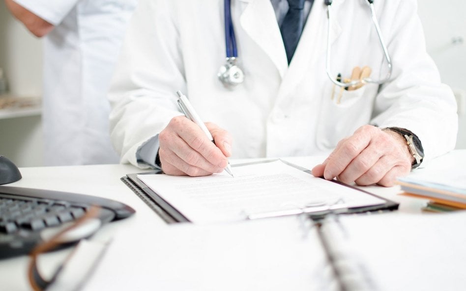 Lekarz nie zapłaci za badania diagnostyczne pacjenta. Wyrok WSA: klauzule umowne są niezgodne z prawem