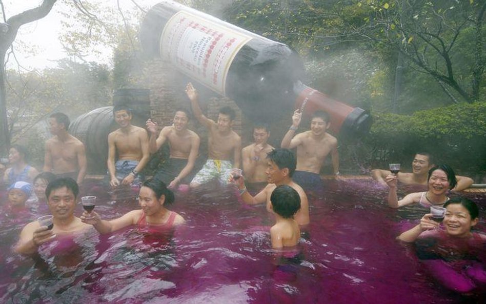 Beaujolais nouveau w japońskim mieście Hakone (prefektura Kanagawa)