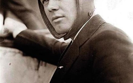 Charles Lindbergh na moment przed wylotem z Roosevelt Field pod Nowym Jorkiem