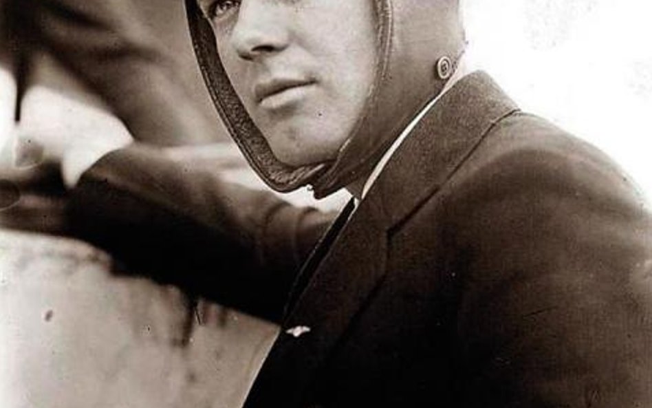 Charles Lindbergh na moment przed wylotem z Roosevelt Field pod Nowym Jorkiem