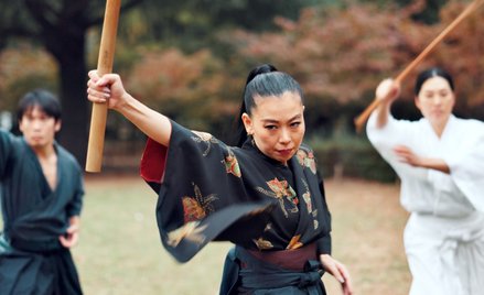 W spokojnych czasach samurajki uczono przede wszystkim dobrych manier i przygotowywano je do roli żo