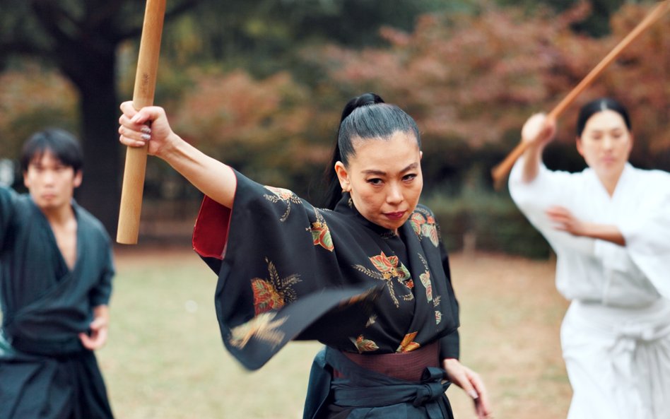 W spokojnych czasach samurajki uczono przede wszystkim dobrych manier i przygotowywano je do roli żo