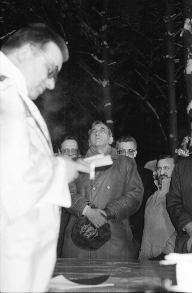 Polowa msza, którą tam odprawił dominikanin ojciec Aleksander Hauke-Ligowski, była absolutnie nie do