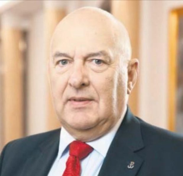 Czy MF kierowane przez Tadeusza Kościńskiego (z lewej) ugnie się pod naciskiem rynku w sprawie powoł