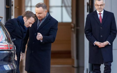 Emmanuel Macron podjechał pod Pałac Prezydencki własnym pancernym Renault Espace