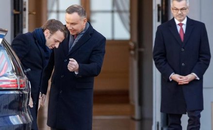 Emmanuel Macron podjechał pod Pałac Prezydencki własnym pancernym Renault Espace