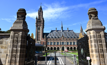 Budynek Międzynarodowy Trybunał Sprawiedliwości w Hadze.