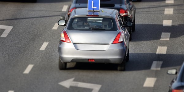 Prawo jazdy dla 17-latków. Od kiedy będą mogli rozpocząć kurs?