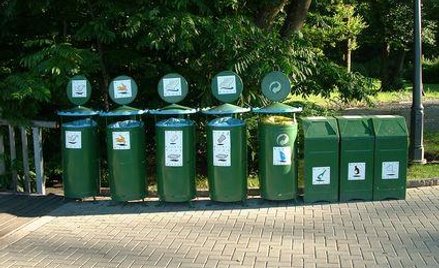 Wojewoda może określić ile mieszkańcy gminy zapłacą za odbiór odpadów komunalnych